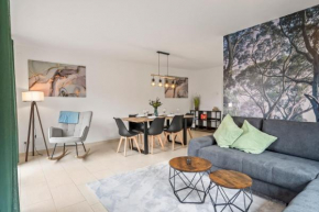 Nexstay - Balkonapartment Deluxe mit Parkplatz nähe S-Bahnhof
